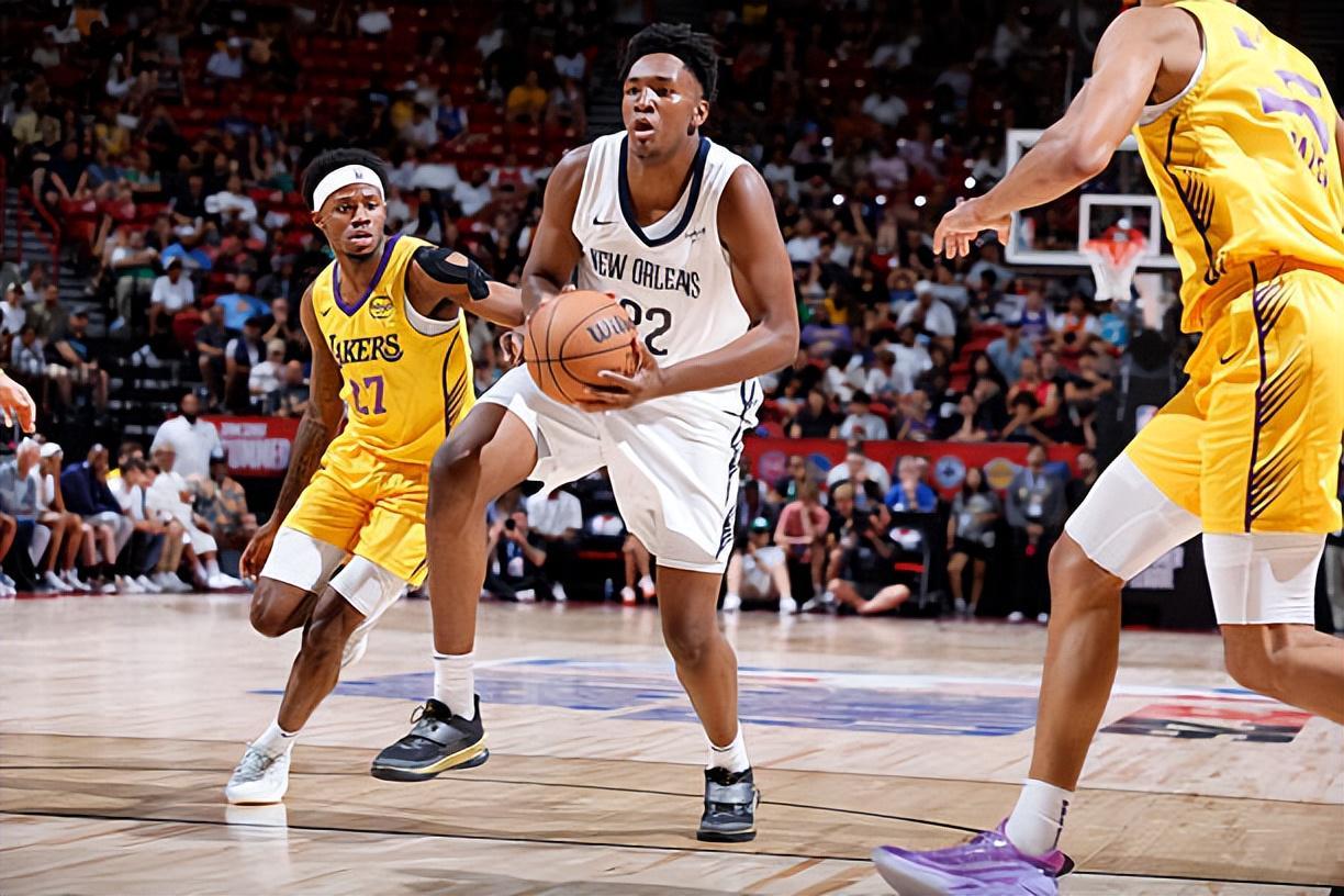 防守端的弱点被湖人各种利用!鹈鹕会调整内线乐透秀的位置吗?