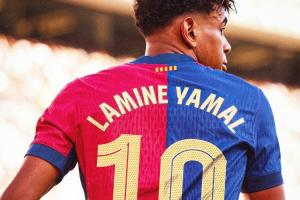 完美下载-接过传奇10号跟队记者:巴萨7月1日正式官宣17岁亚马尔穿10号