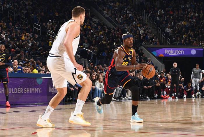 年薪5413万，意外成交易筹码！加盟勇士后状态下滑，你确实该离开