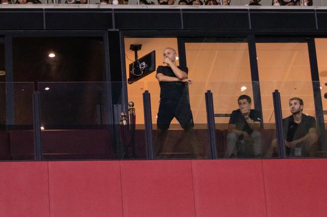 1663595692259040128.jpg 完美对战平台下载-日本金元战舰保卫战①看看神户胜利船死忠看台氛围