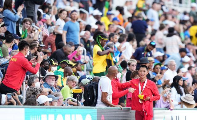 完美世界竞技平台官网下载-中国第四位世锦赛男子冠军！王嘉男用完美一跳正名